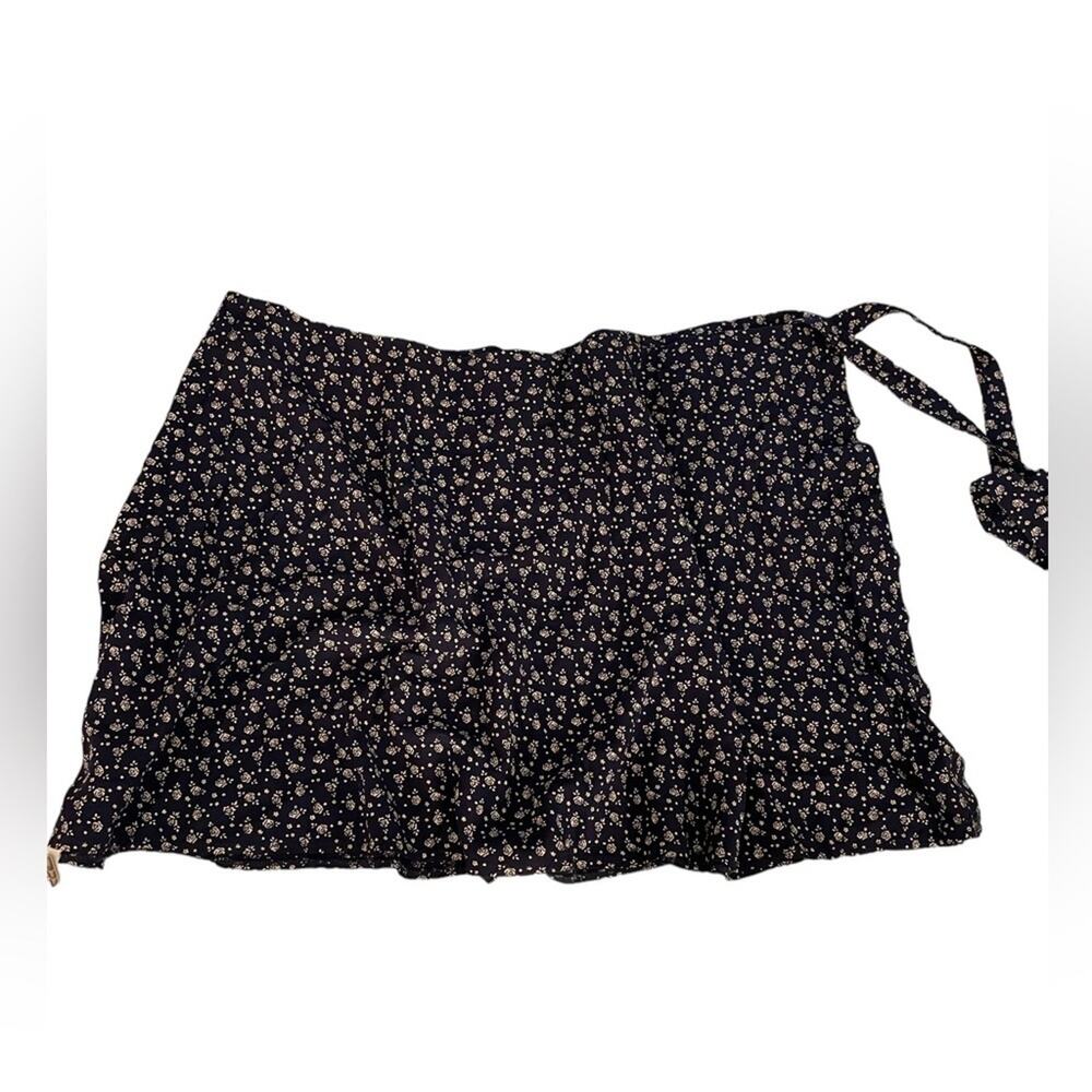 Brandy Melville Mini Skirt Small Floral Summer Chic Casual Wrap Around Tie Blue